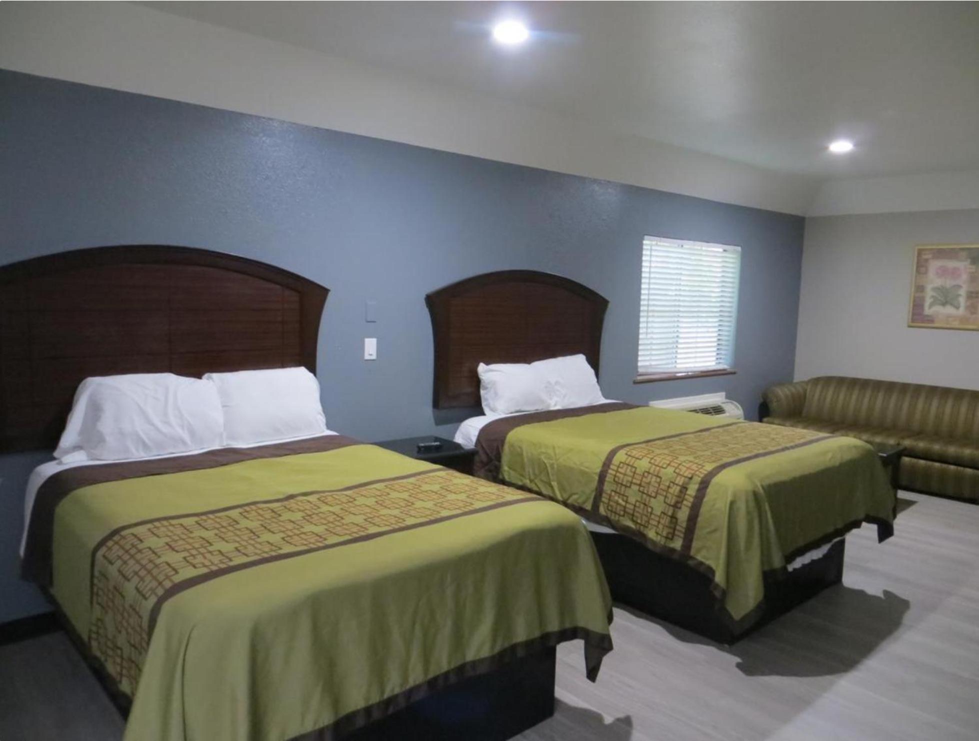 Regency Suites Iah Beltway 8 Houston Exterior photo
