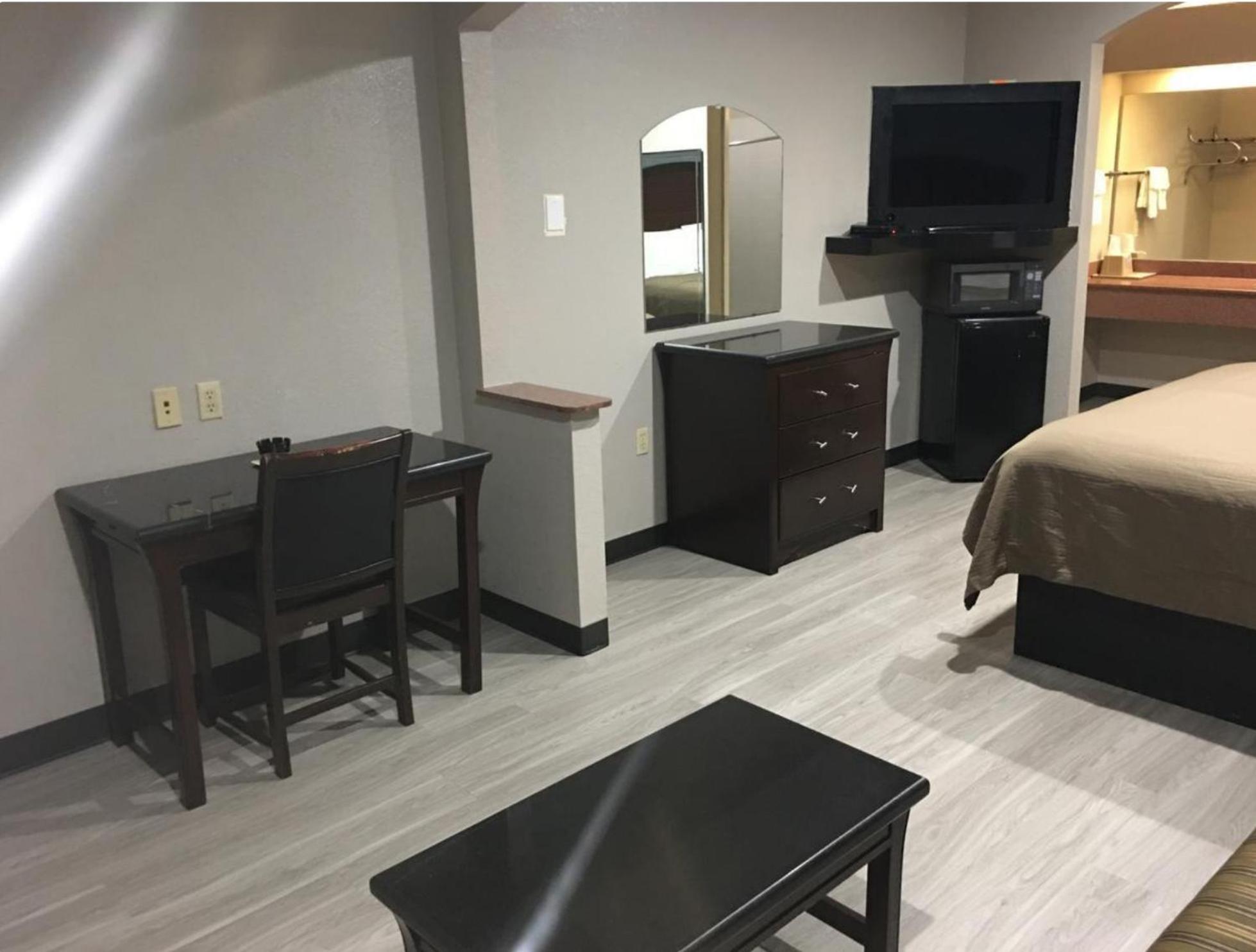 Regency Suites Iah Beltway 8 Houston Exterior photo