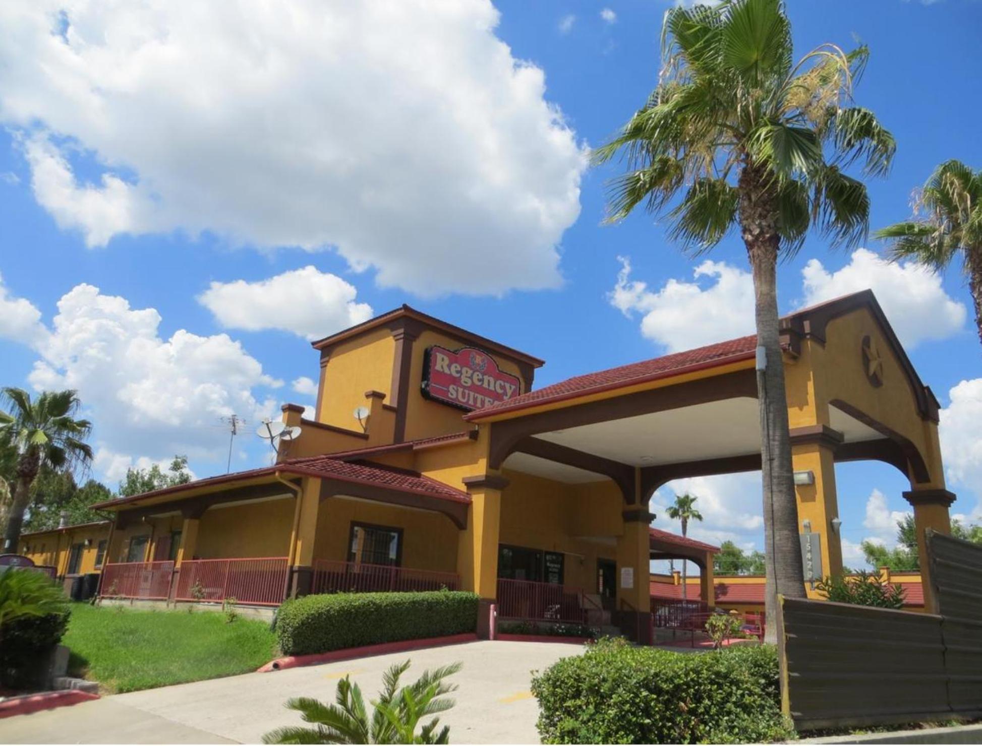 Regency Suites Iah Beltway 8 Houston Exterior photo