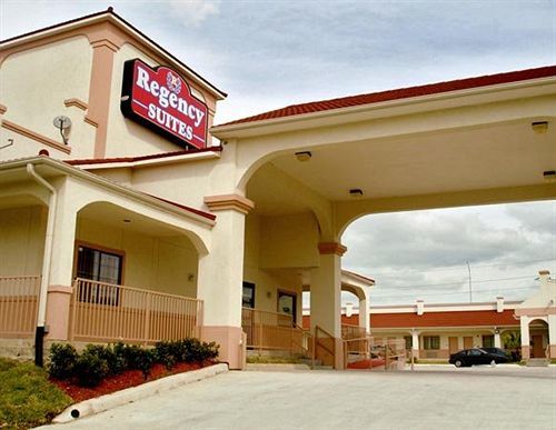Regency Suites Iah Beltway 8 Houston Exterior photo