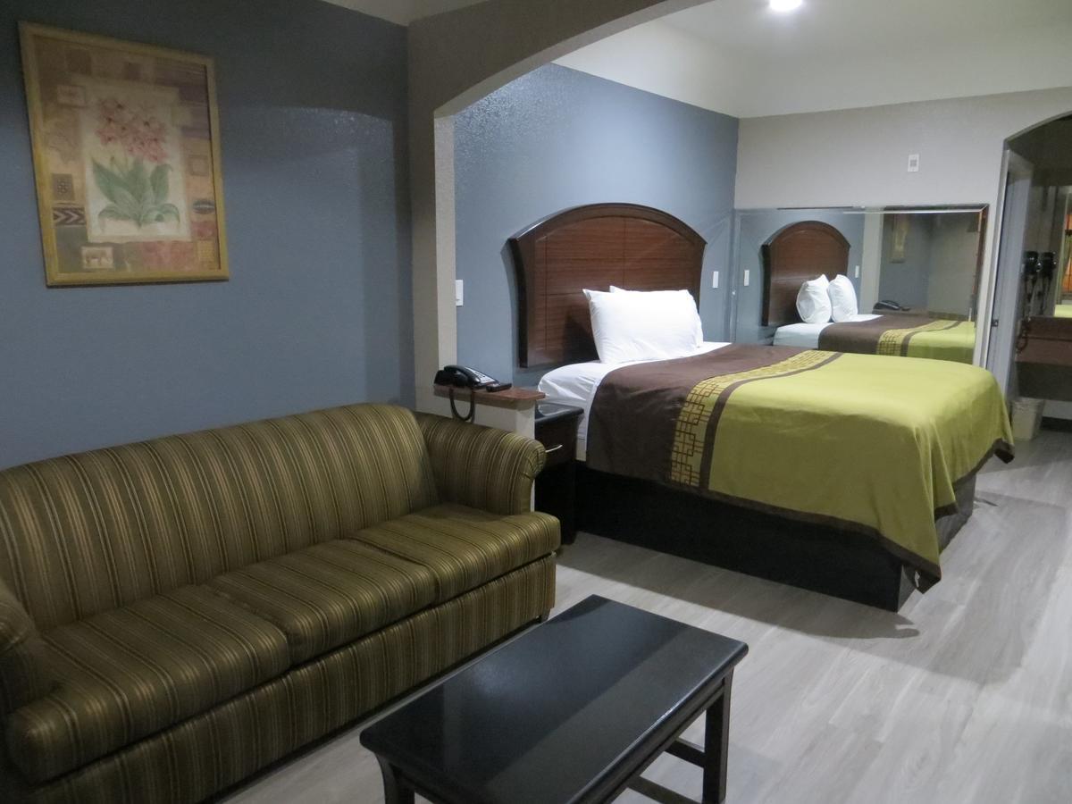 Regency Suites Iah Beltway 8 Houston Exterior photo