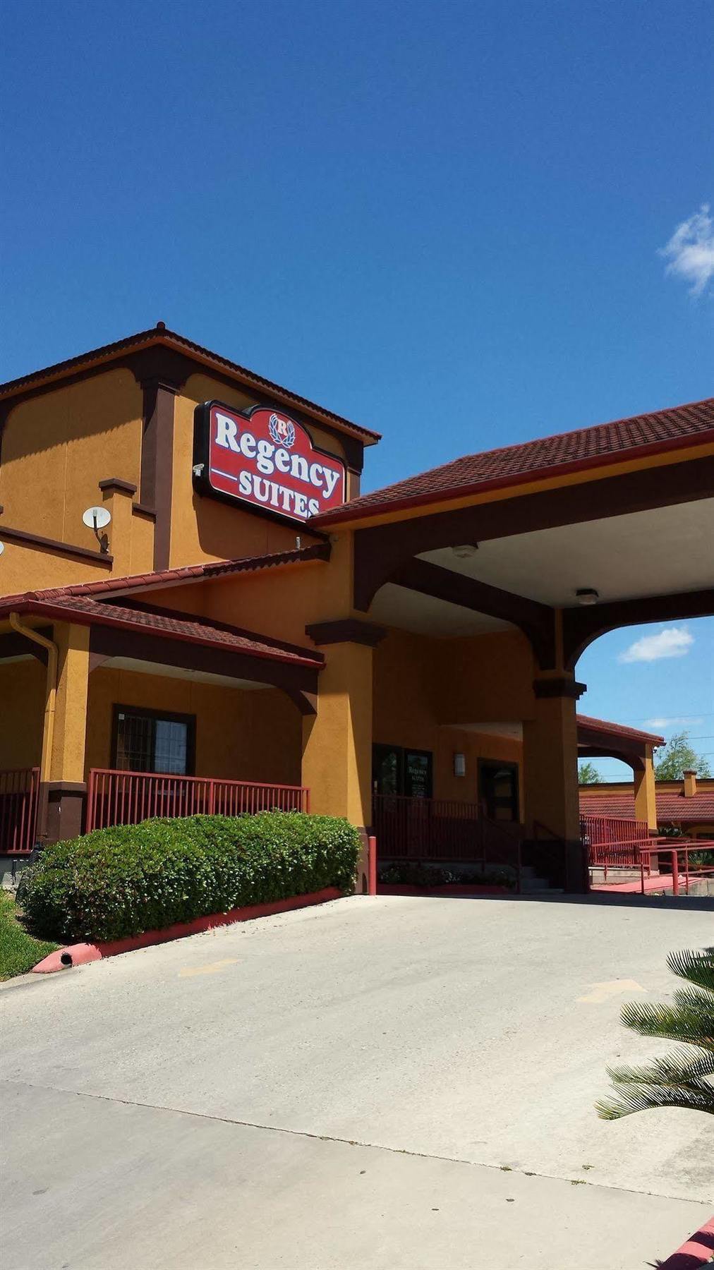 Regency Suites Iah Beltway 8 Houston Exterior photo